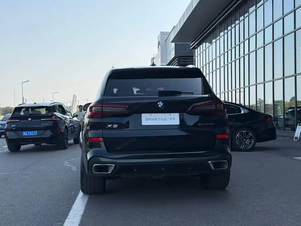 BMW X5 2023 — Photo 8/17