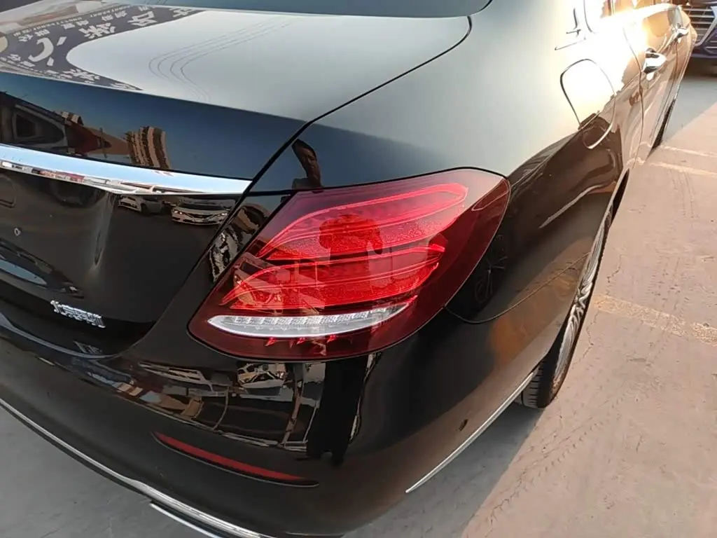Mercedes-Benz E-Class 2020 — Photo 8/20