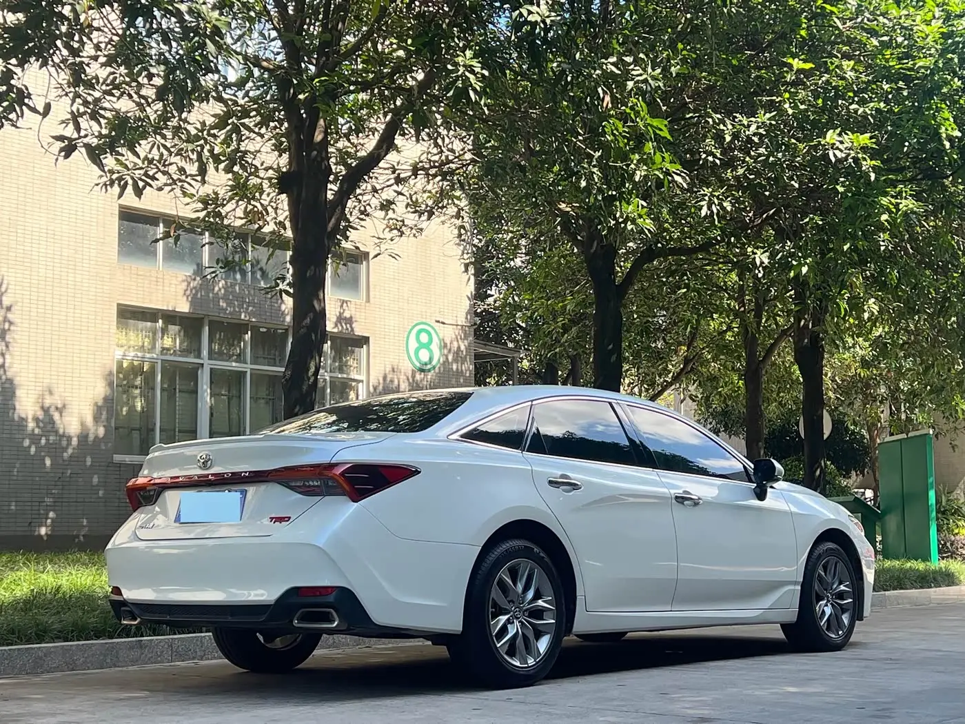 Toyota Avalon 2020 — Photo 5/9