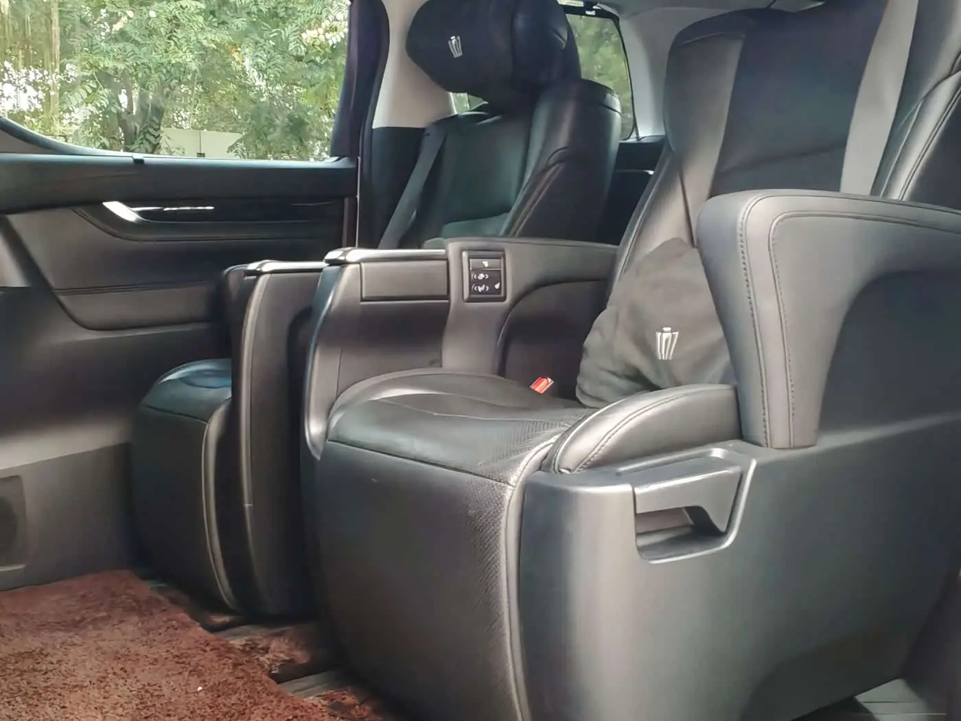 Toyota Vellfire 2021 — Photo 12/16