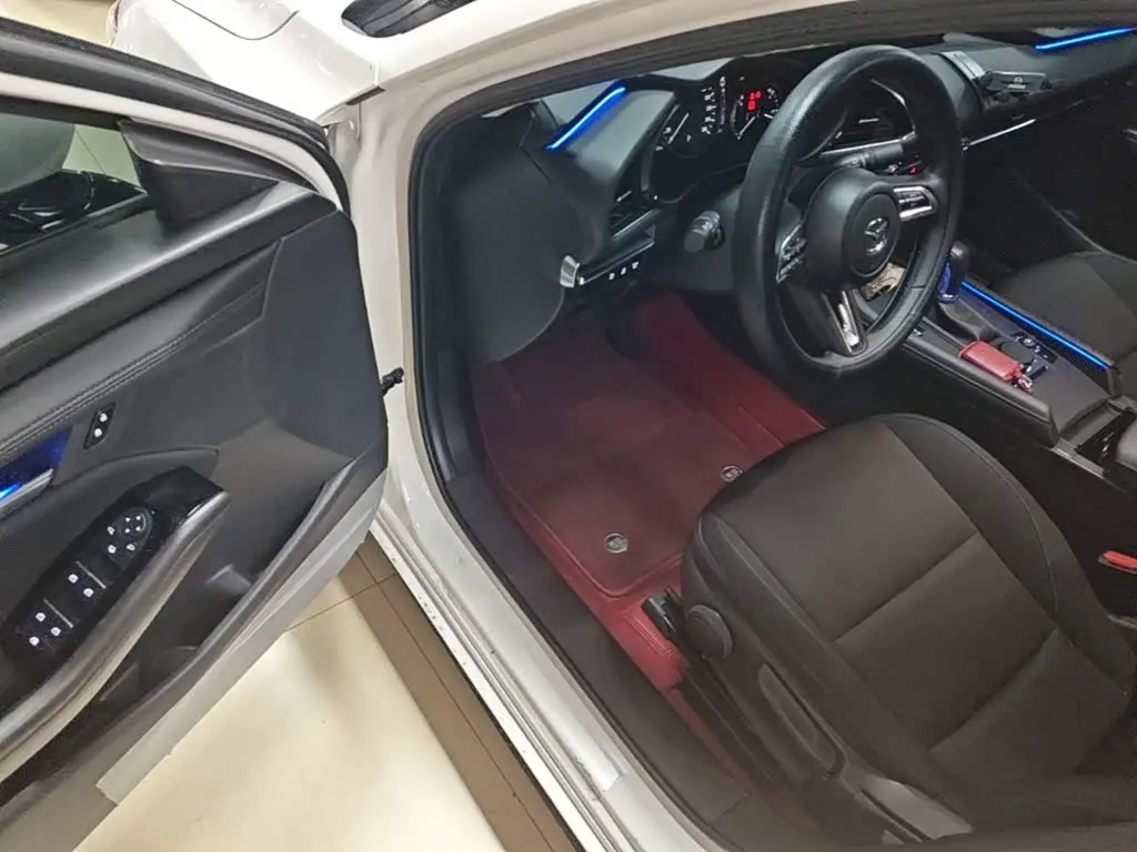 Mazda Mazda3 Axela 2026 — Şəkil 16/20