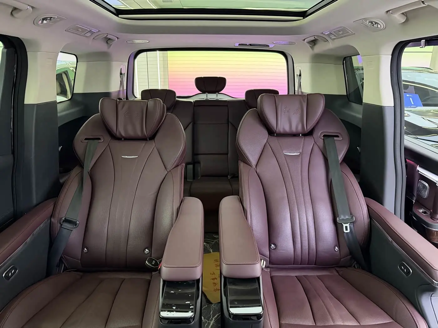 Hongqi HQ9 2023 — Photo 7/12