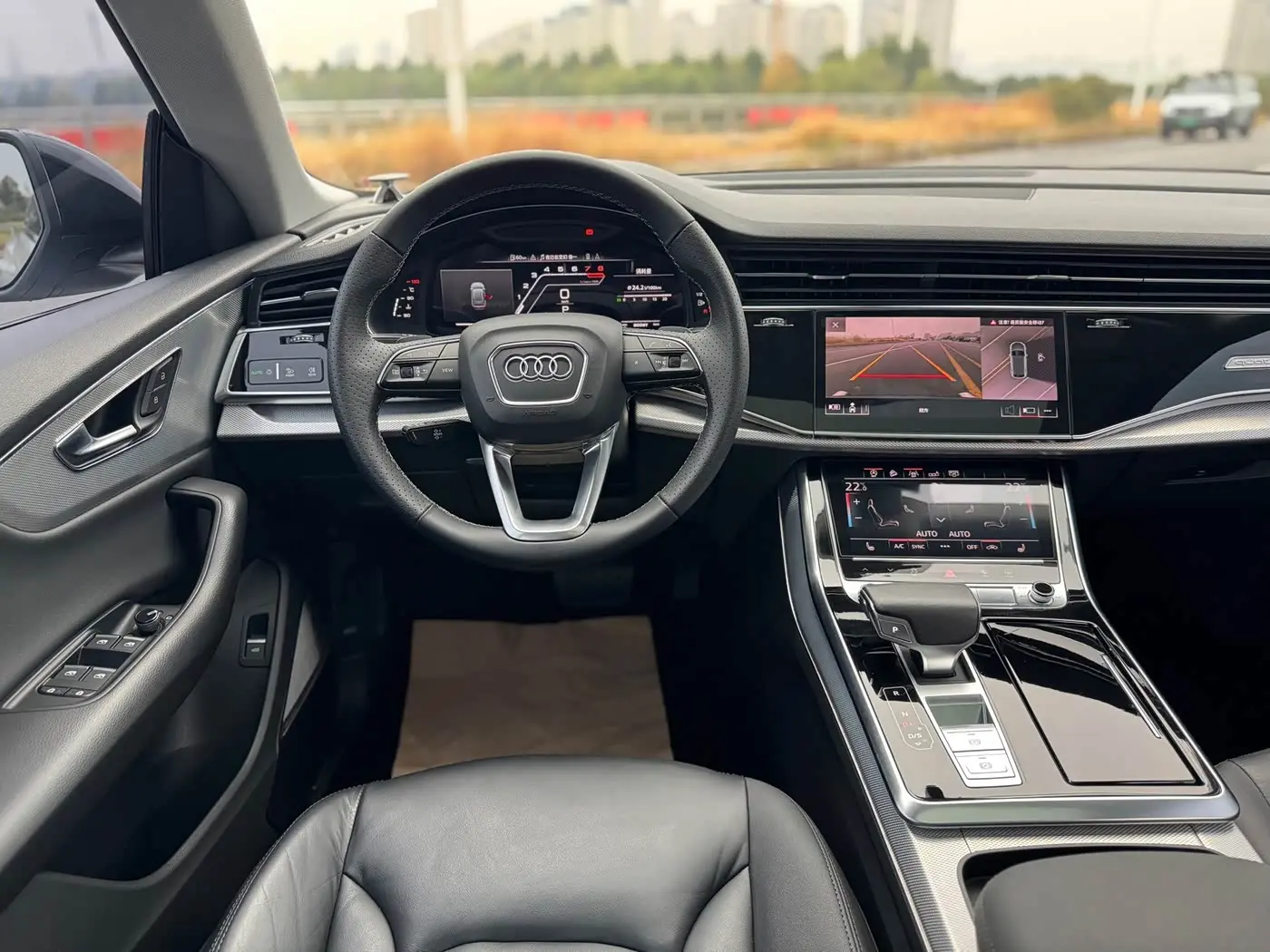 Audi Q8 2020 — Фото 10/12