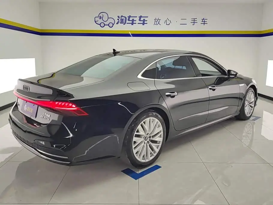 Audi A7L 2024 — Photo 3/16