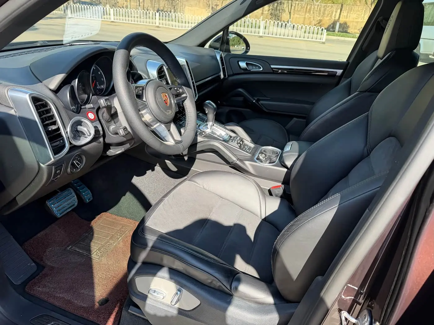 Porsche Cayenne 2017 — Photo 3/12