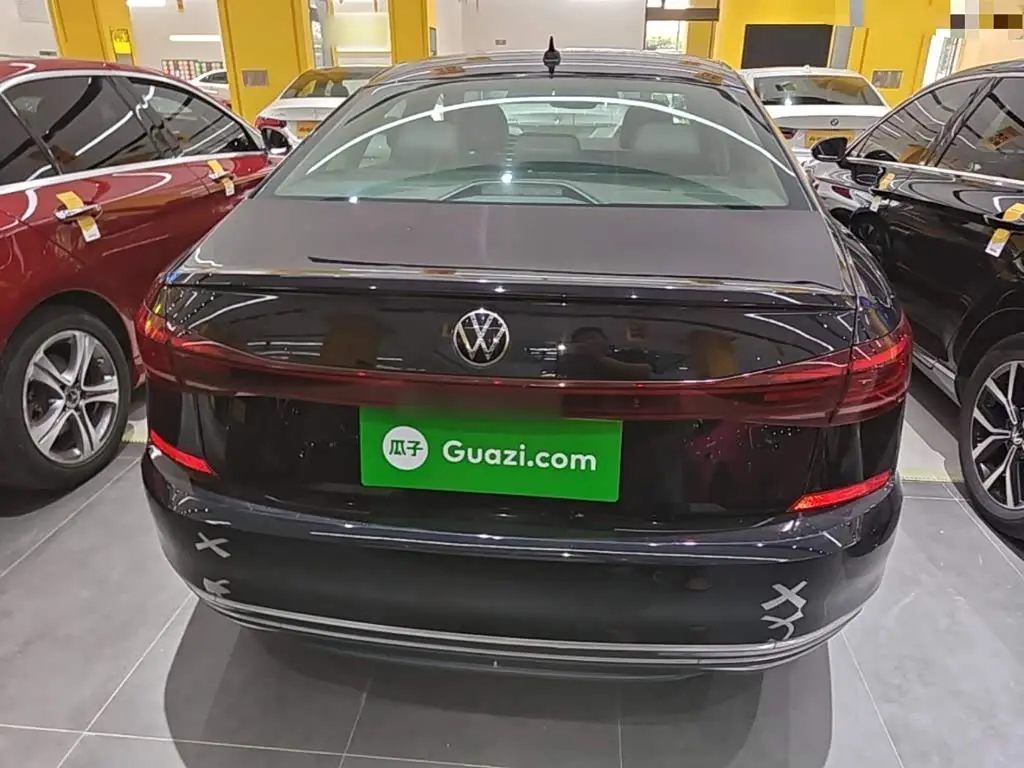 Volkswagen Passat 2021 — Photo 6/20