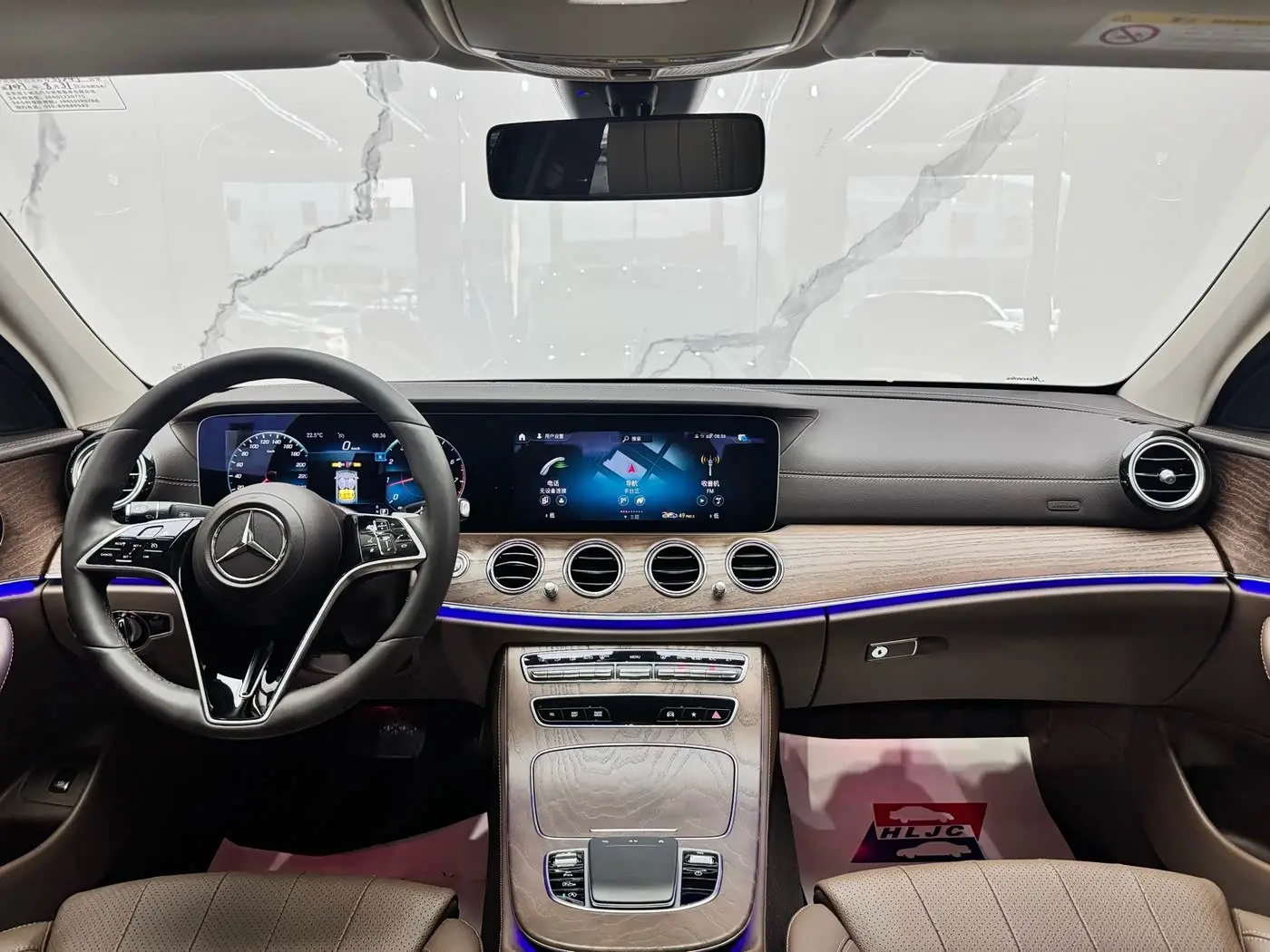 Mercedes-Benz E-Class 2022 — Photo 9/20