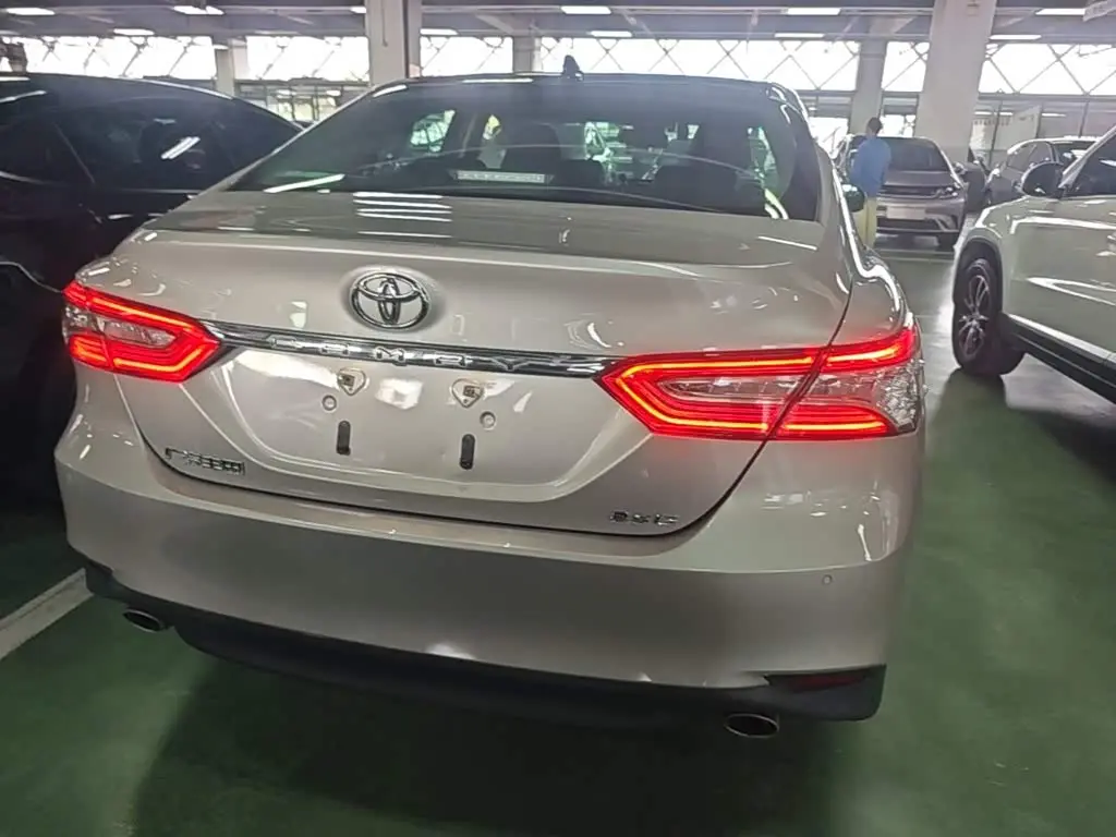 Toyota Camry 2021 — Şəkil 6/20