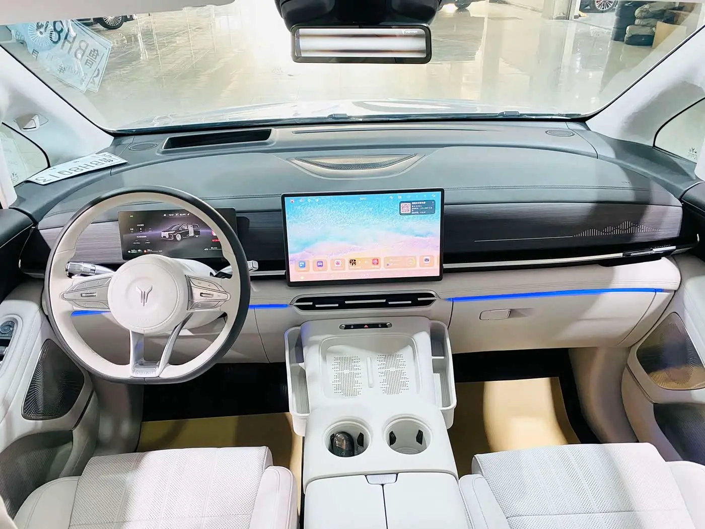 Voyah Auto Voyah Dreamer 2025 — Photo 6/20