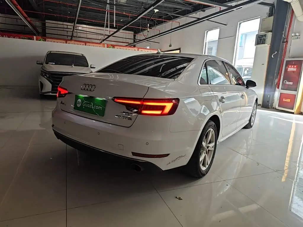 Audi A4L 2018 — Şəkil 7/20
