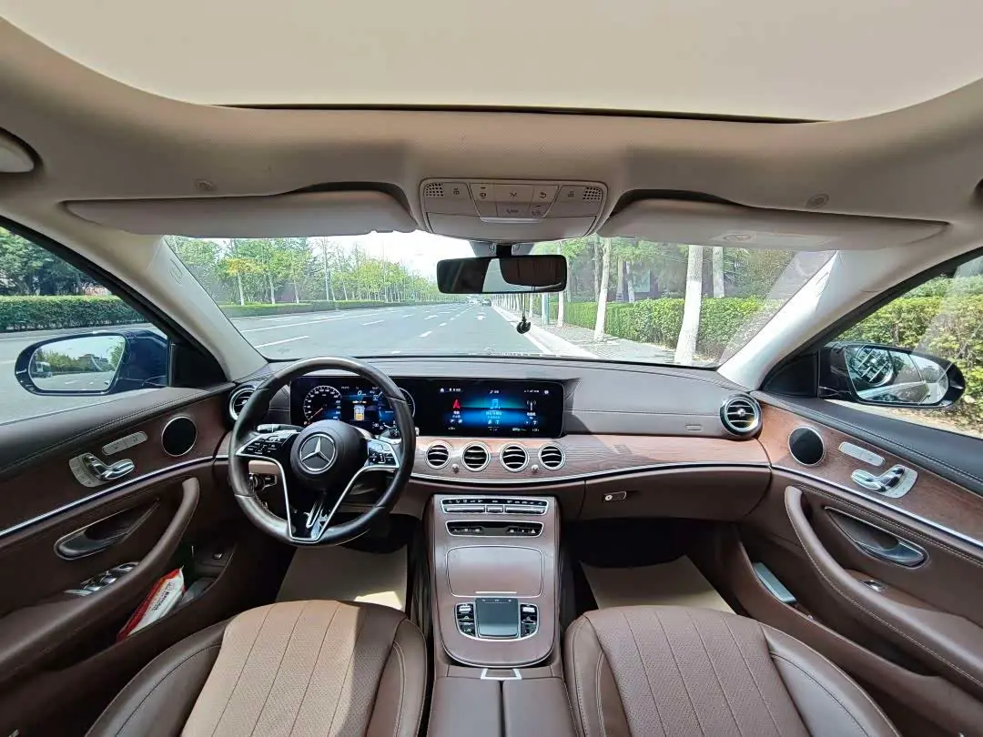 Mercedes-Benz E-Class 2023 — Фото 5/8