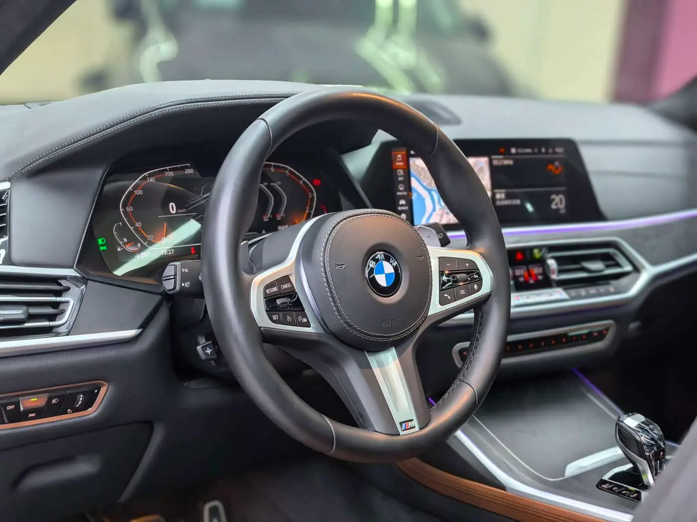 BMW X7 2021 — Фото 15/20