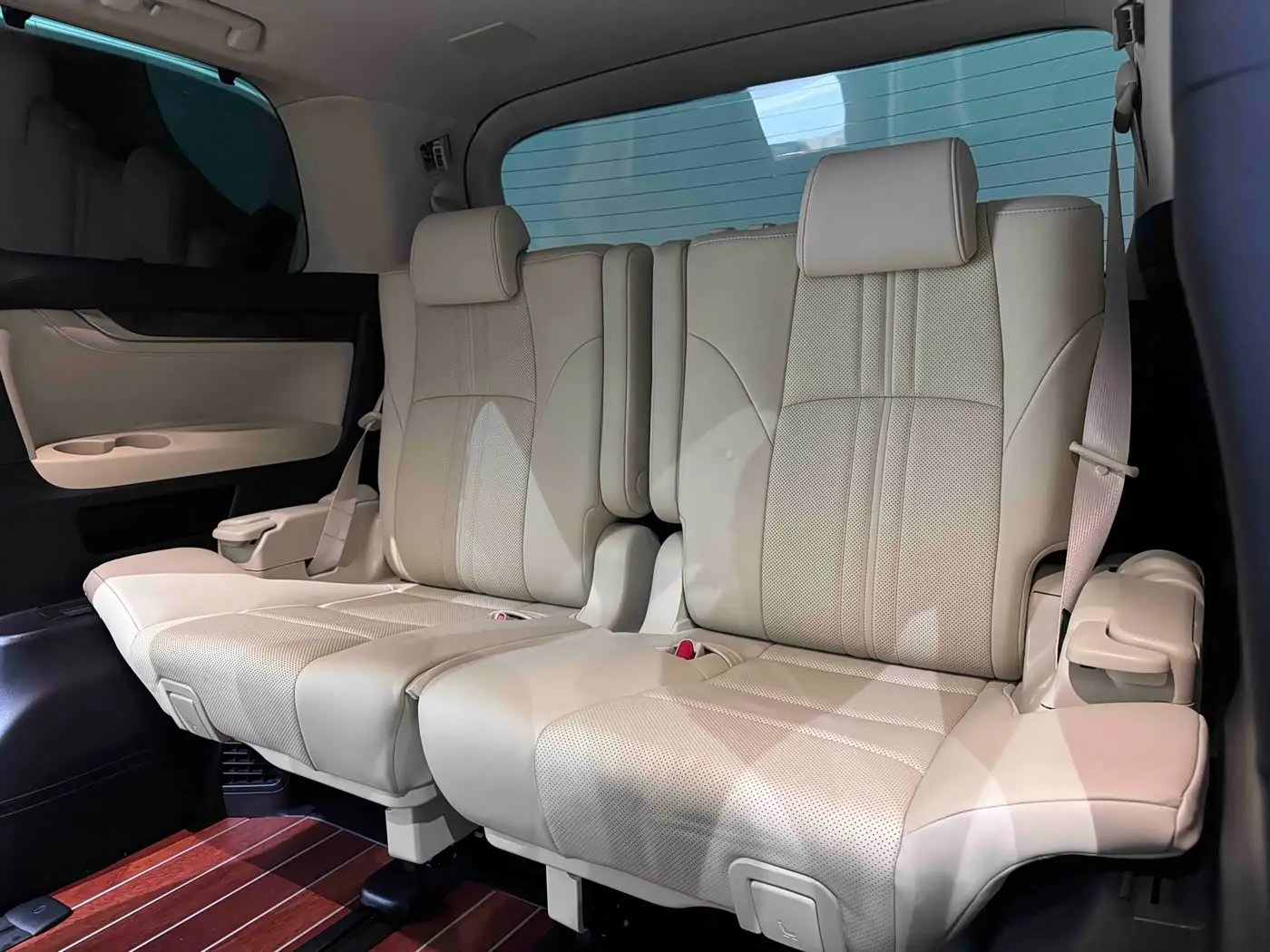 Toyota Alphard 2021 — Фото 19/20