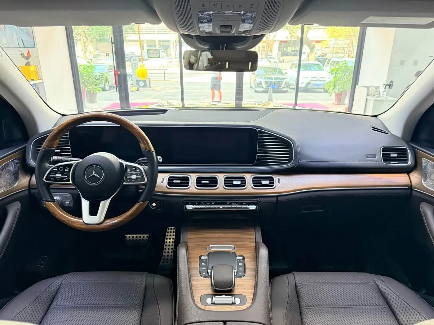 Mercedes-Benz GLS 2023 — Фото 12/20
