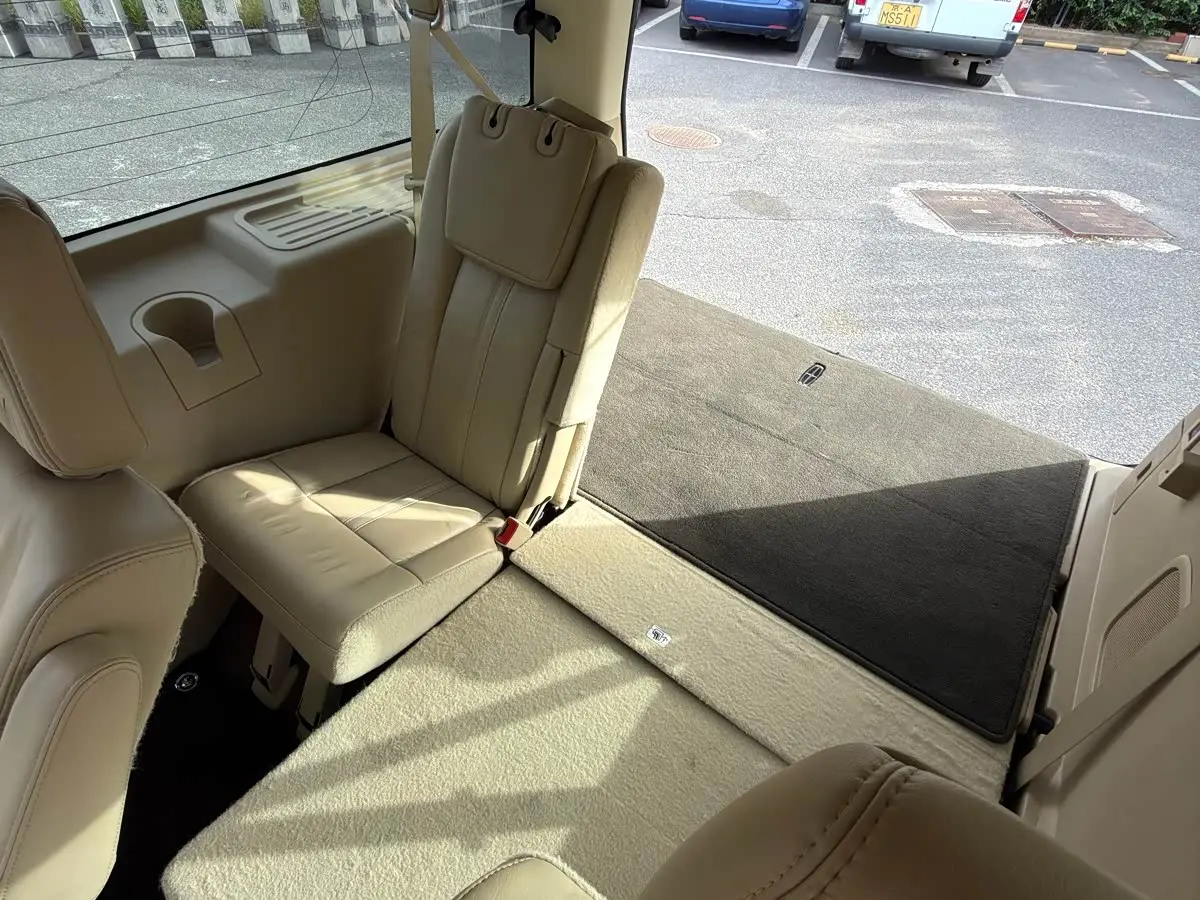 Lincoln Navigator 2019 — Photo 18/18