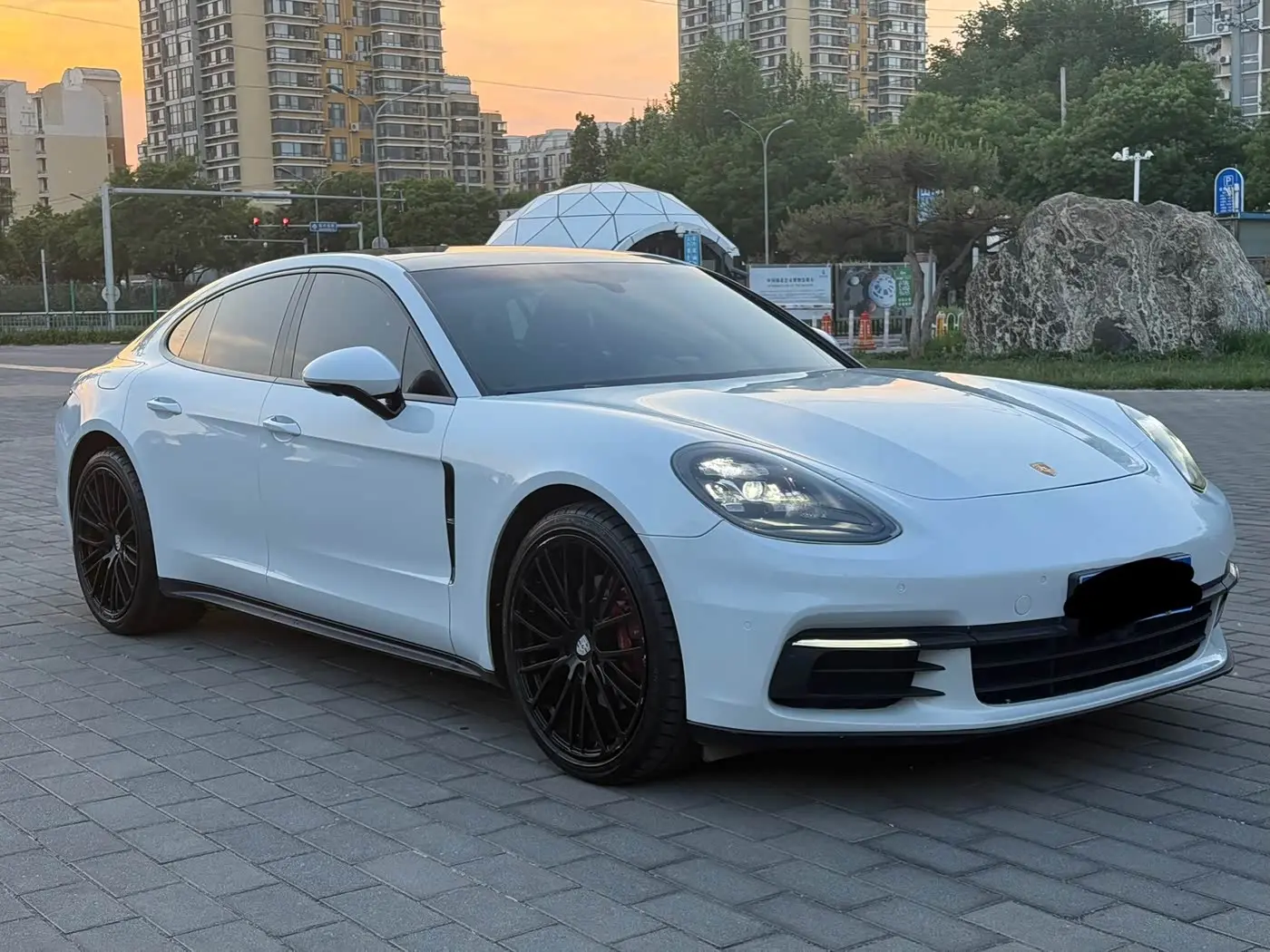 Porsche Panamera 2019 — Фото 3/19