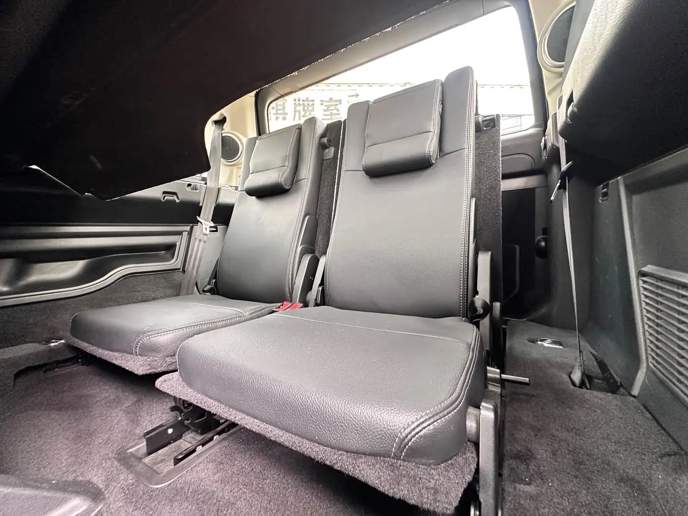 Land Rover Discovery 2015 — Şəkil 18/20
