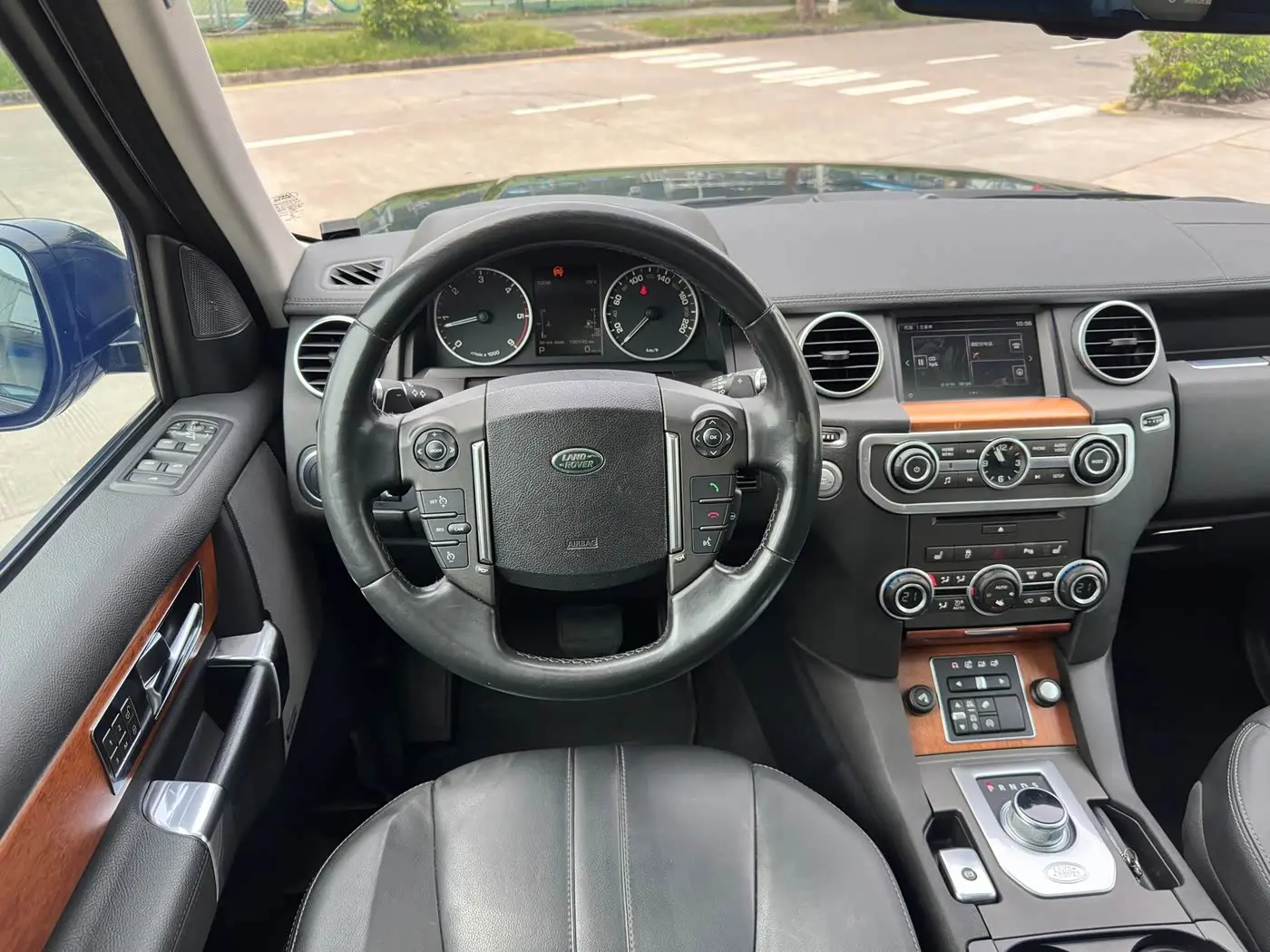 Land Rover Discovery 2015 — Şəkil 15/20