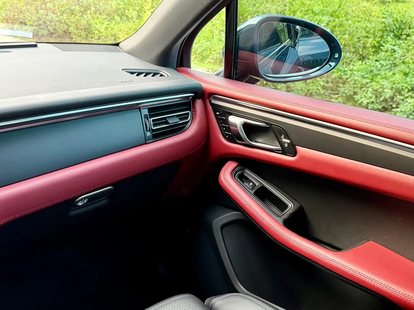 Porsche Macan 2023 — Фото 14/16
