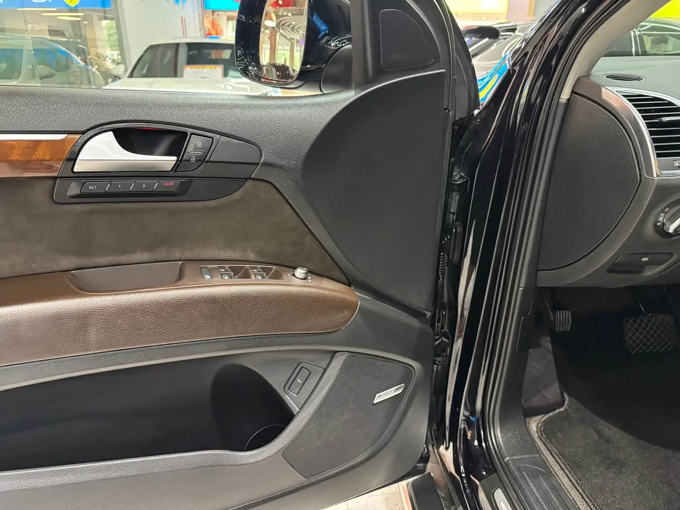 Audi Q7 2014 — ფოტო 6/18
