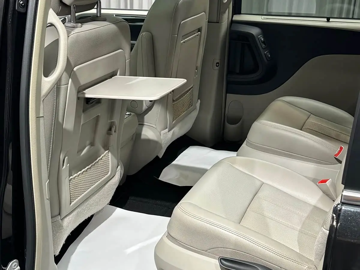 Chrysler Grand Voyager 2016 — Photo 14/20