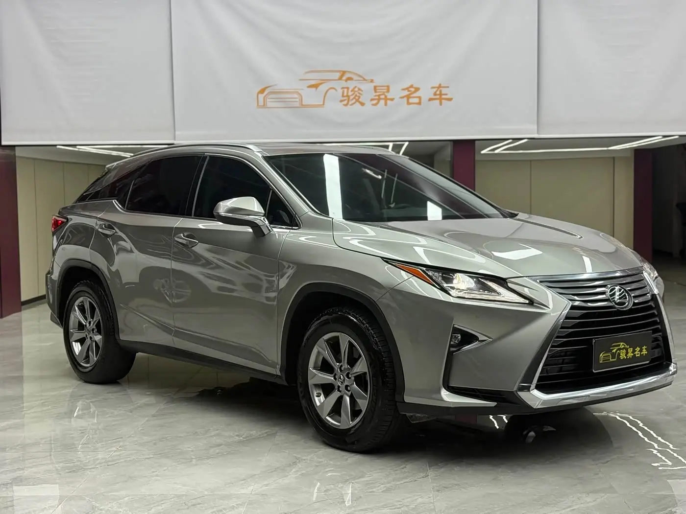 Lexus RX 2019 — Фото 3/20