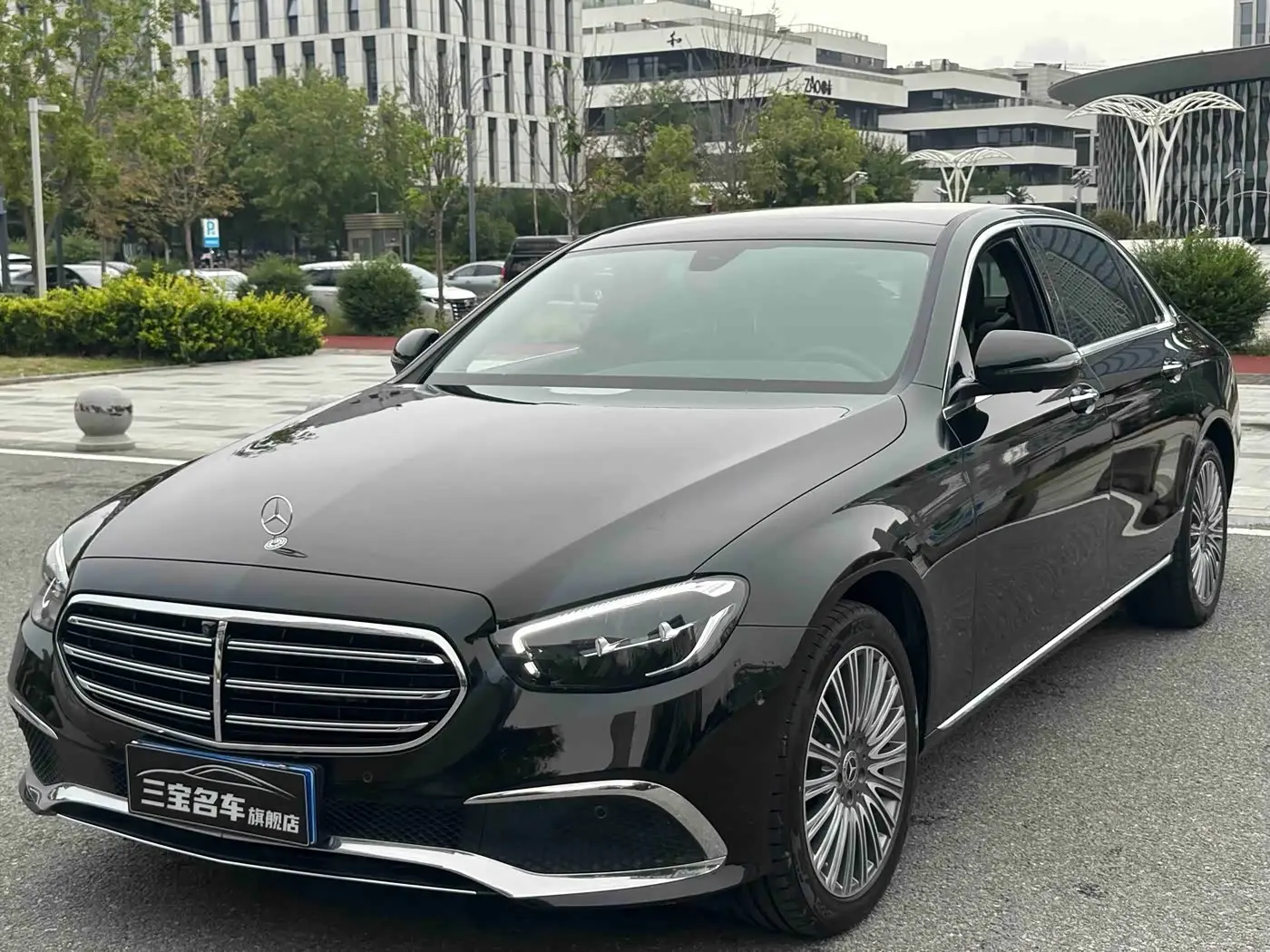 Mercedes-Benz E-Class 2022 — Фото 1/12