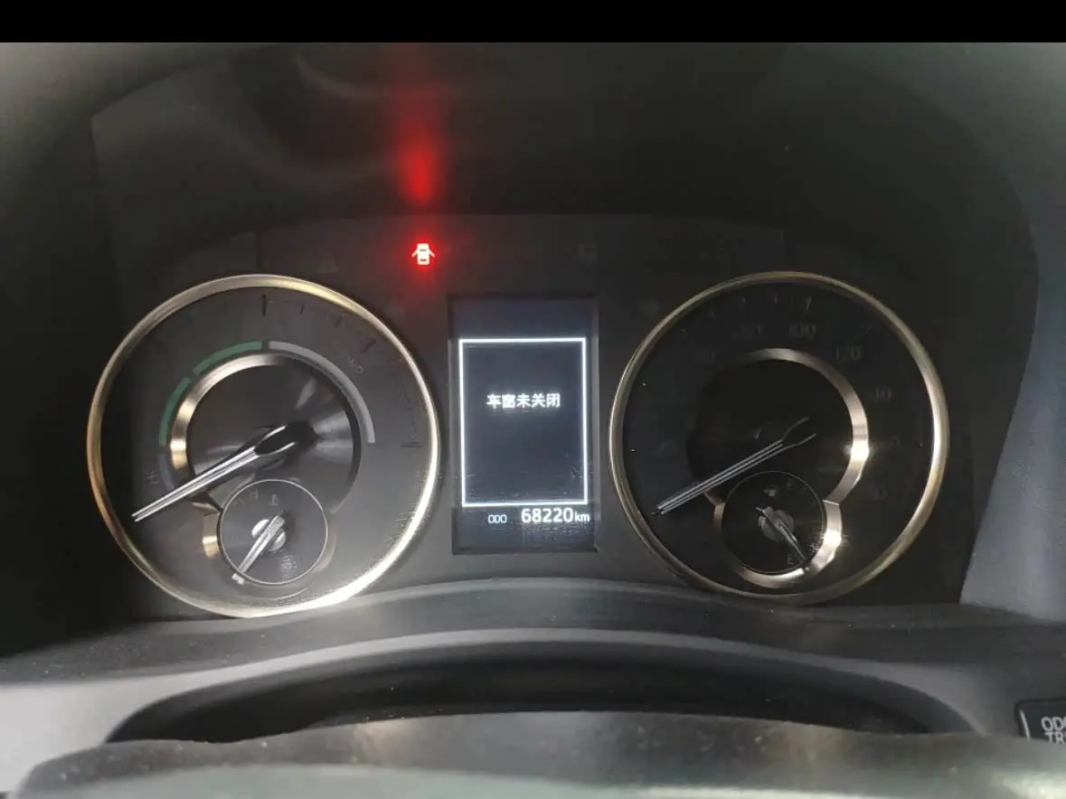 Lexus LM 2022 — Photo 2/4
