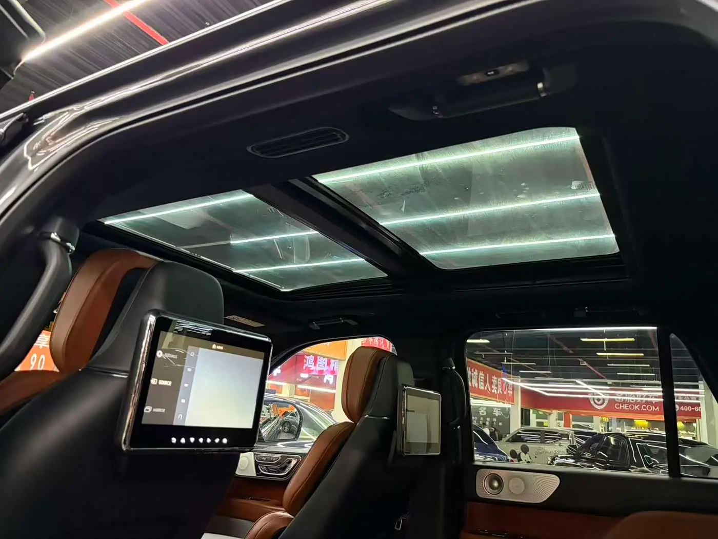 Lincoln Navigator 2018 — Şəkil 11/16