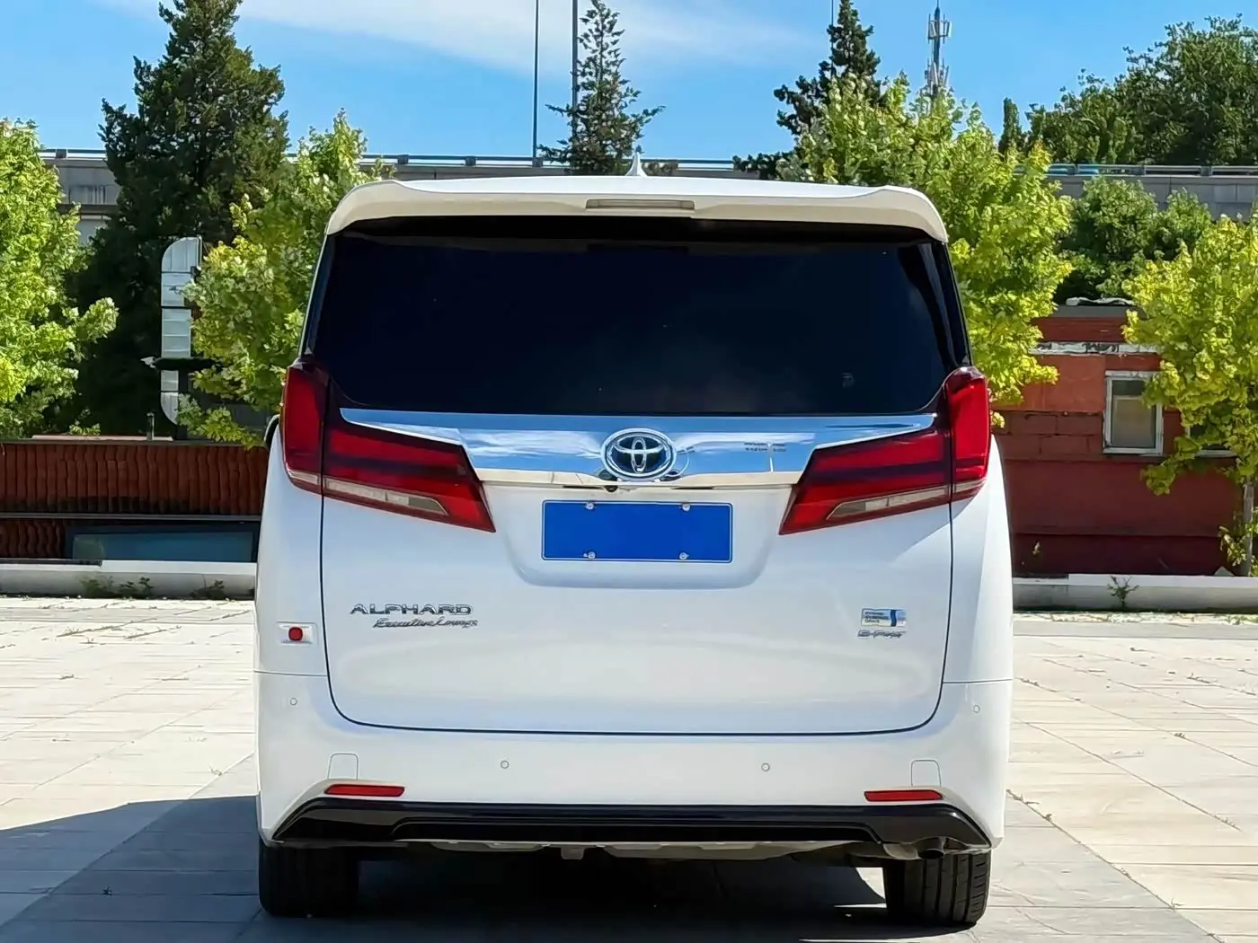 Toyota Alphard 2021 — Photo 5/17