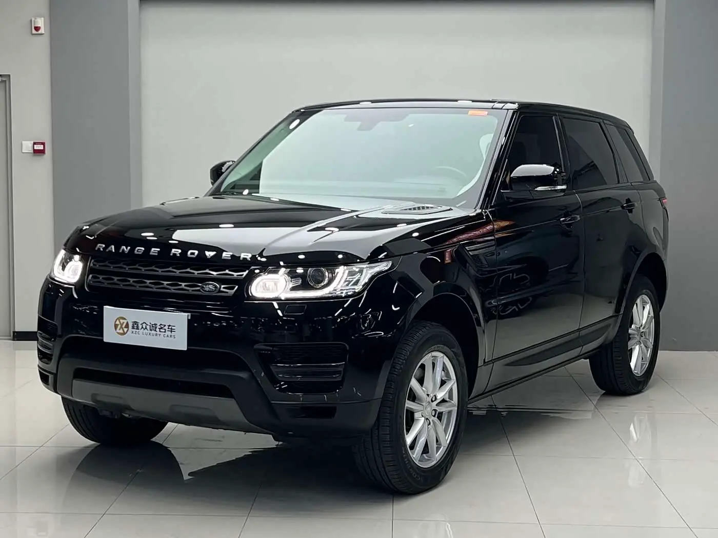Land Rover Range Rover Sport 2017 — Фото 3/18