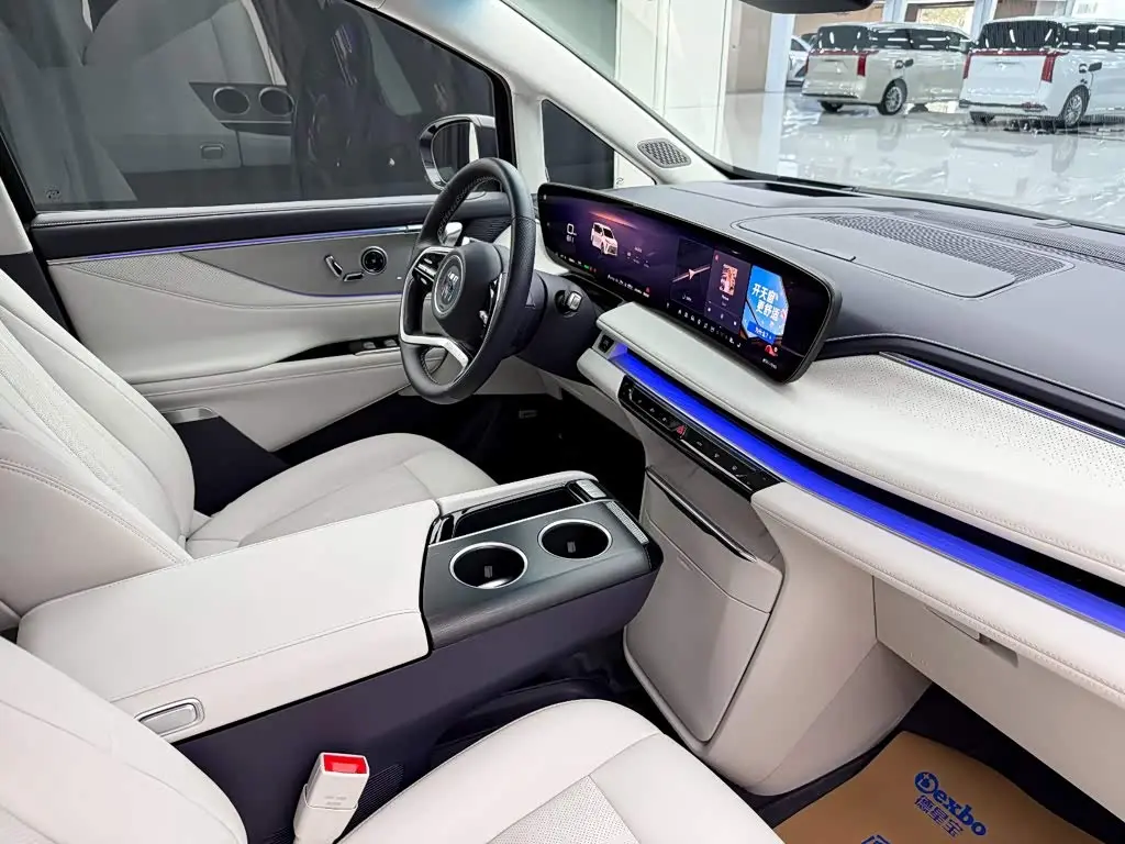 Buick GL8 New Energy 2025 — Photo 16/16