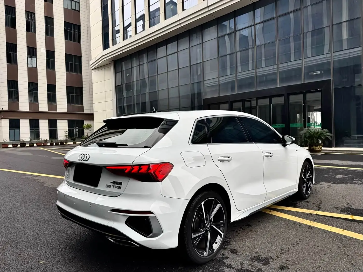Audi A3 2023 — Photo 7/17