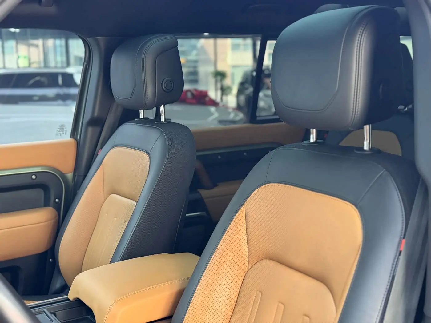 Land Rover Defender 2023 — Фото 7/20
