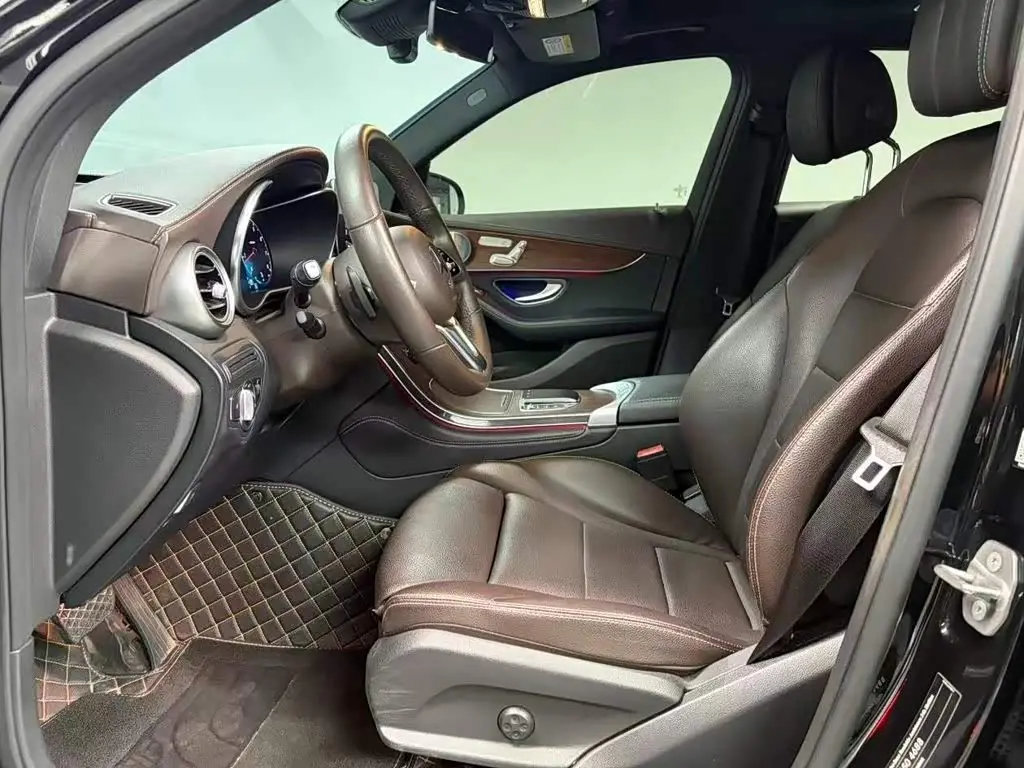 Mercedes-Benz GLC 2021 — Photo 12/17