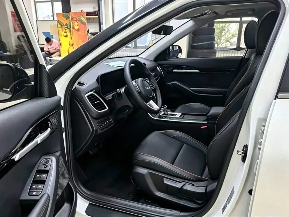 Kia Seltos 2023 — Şəkil 8/20