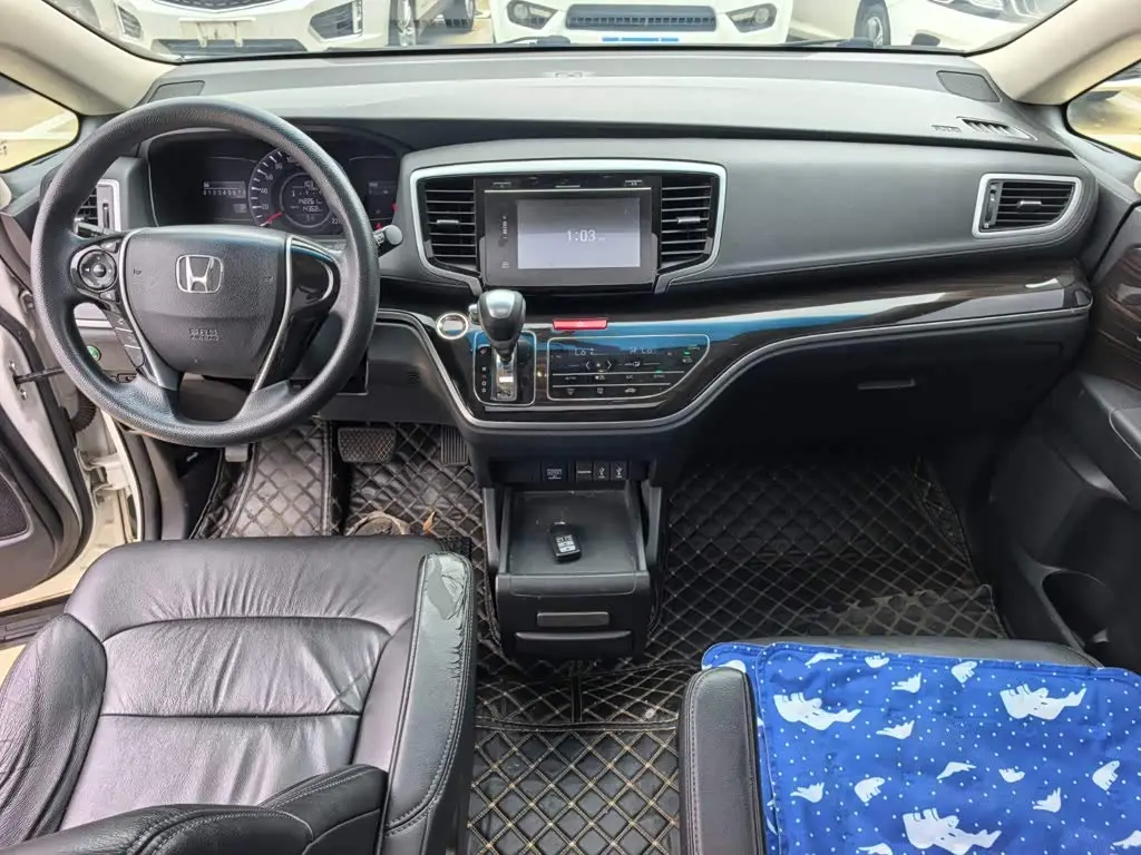 Honda Odyssey 2018 — Photo 12/16