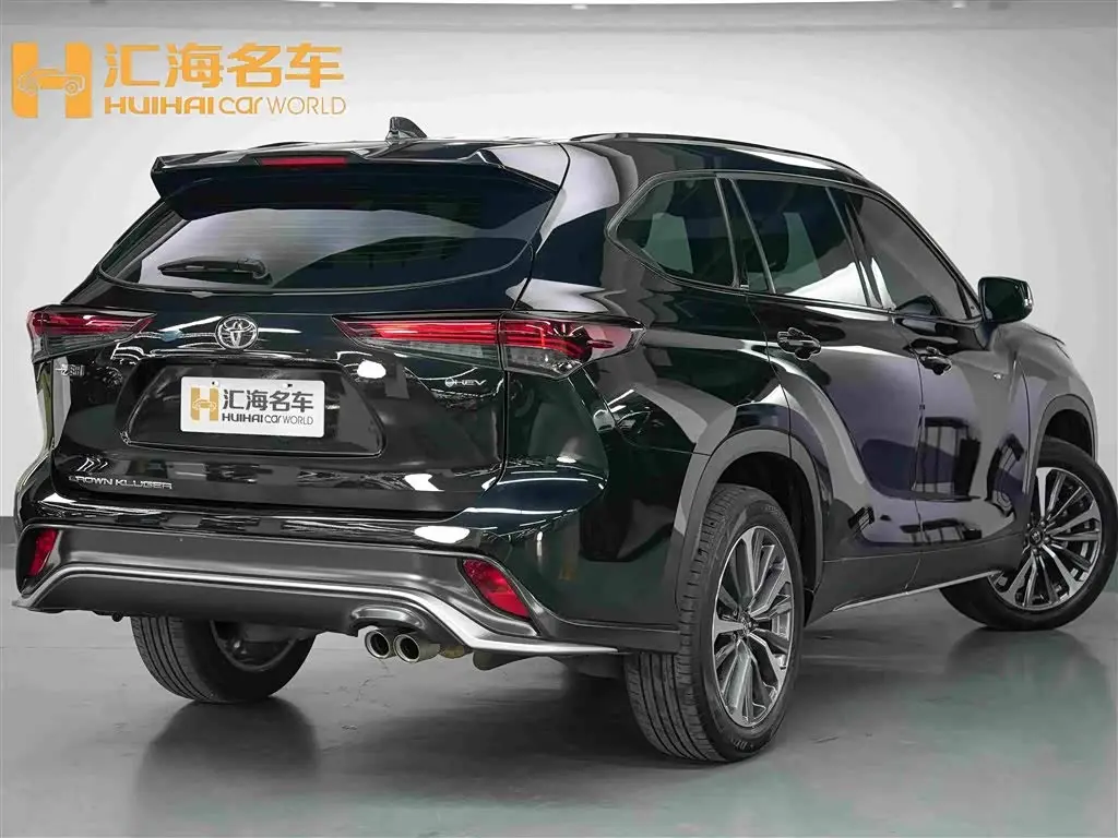 Toyota Crown Kluger 2024 — Photo 6/15