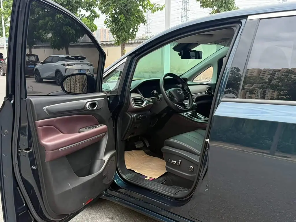 GAC Trumpchi Trumpchi M6 2022 — Фото 3/15