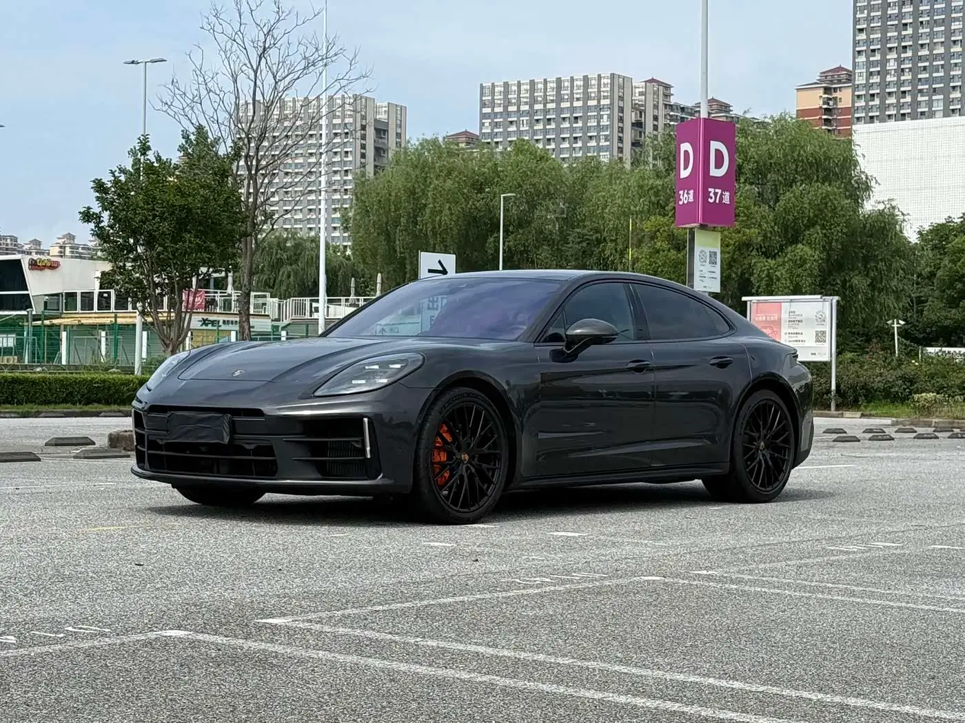 Porsche Panamera 2025 — Фото 1/17