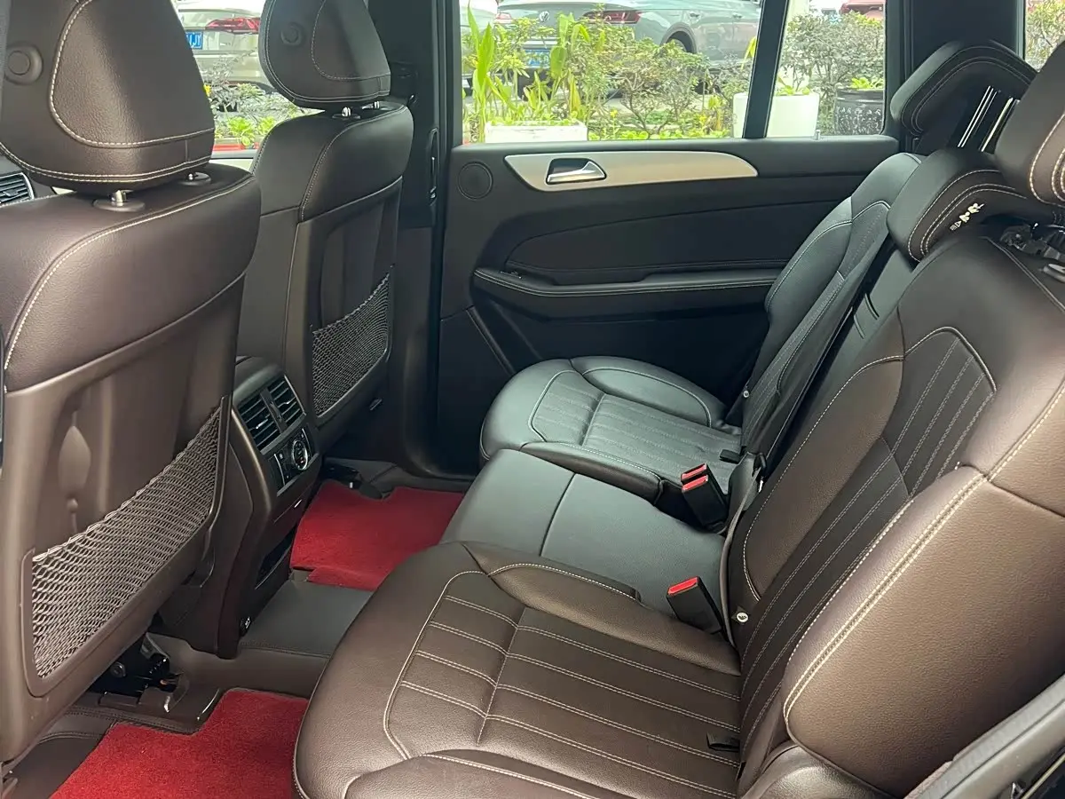 Mercedes-Benz GLS 2019 — Photo 10/17