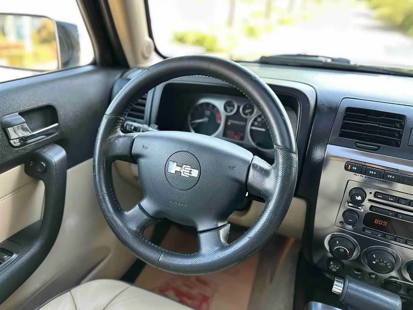 Hummer H3 2006 — Photo 11/17