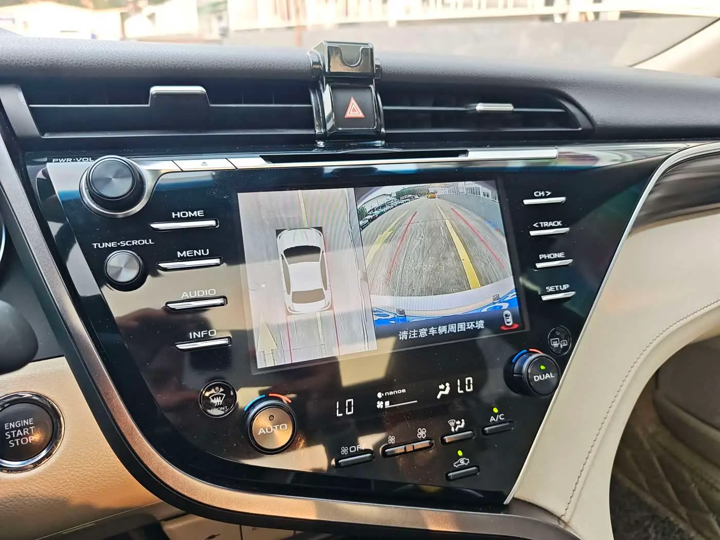 Toyota Camry 2018 — Şəkil 11/18