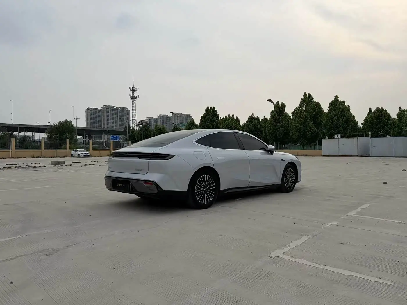 Geely Galaxy Galaxy Xingyao 8 2025 — Şəkil 4/9