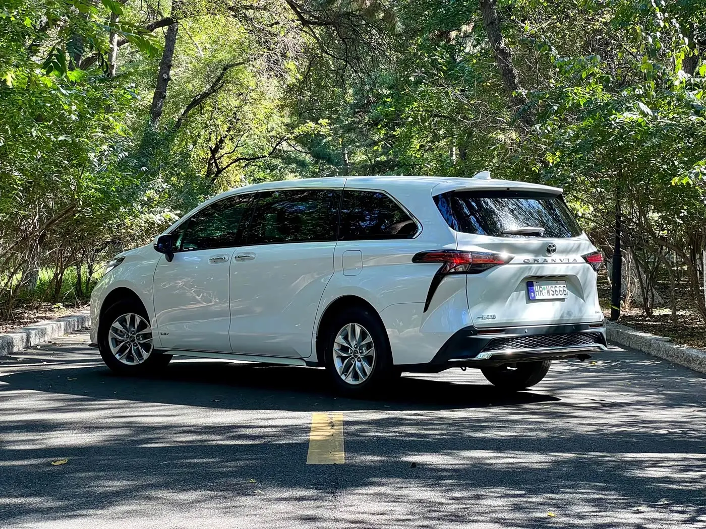 Toyota Granvia 2025 — Şəkil 15/20