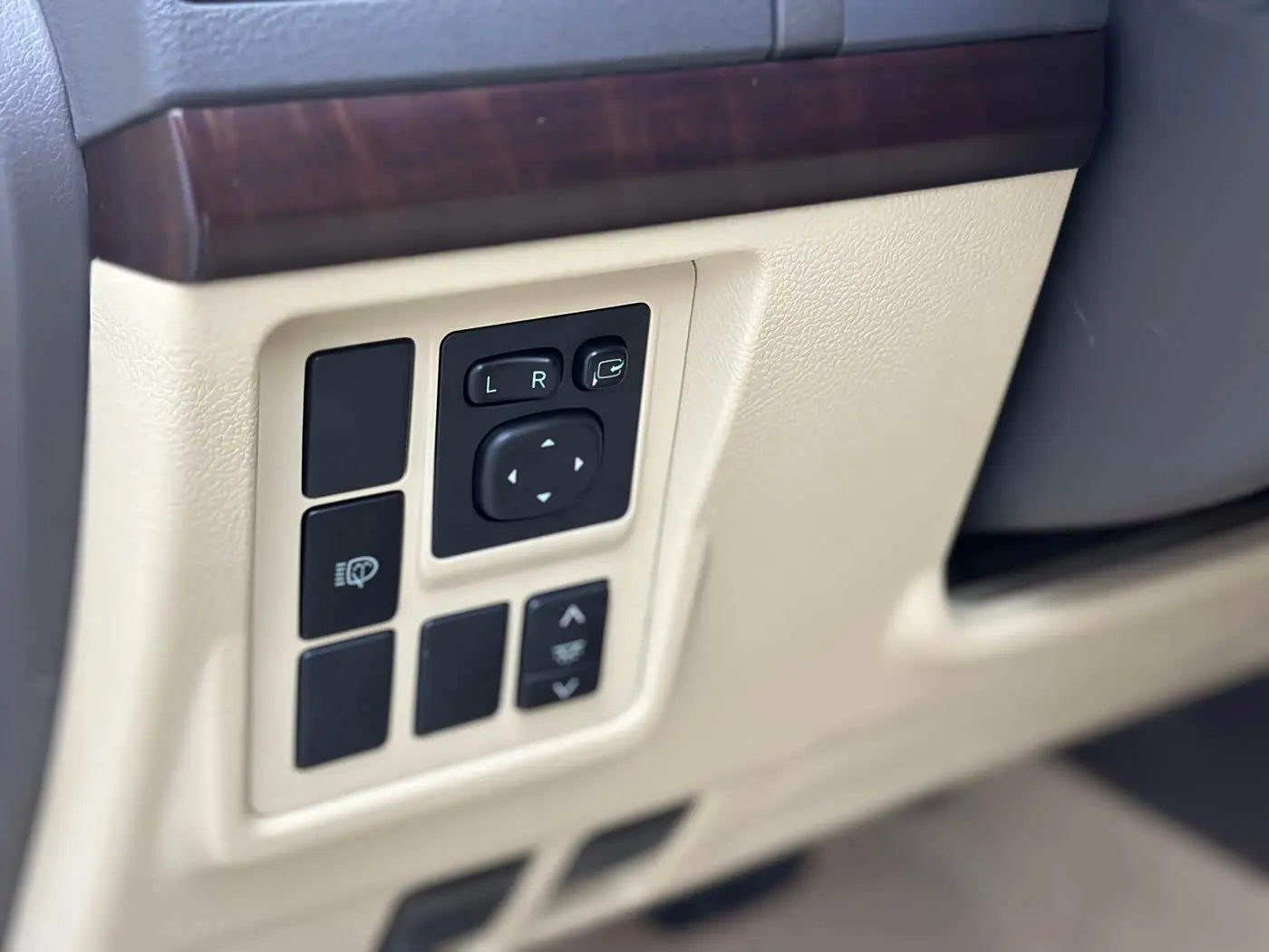Toyota Prado 2015 — Photo 18/20