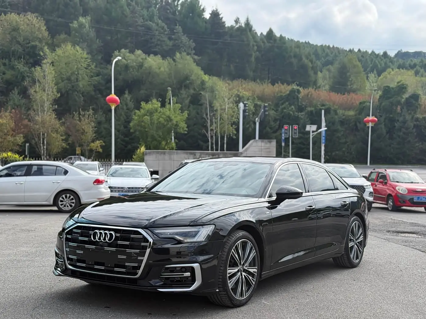 Audi A6L 2019 — Photo 1/9