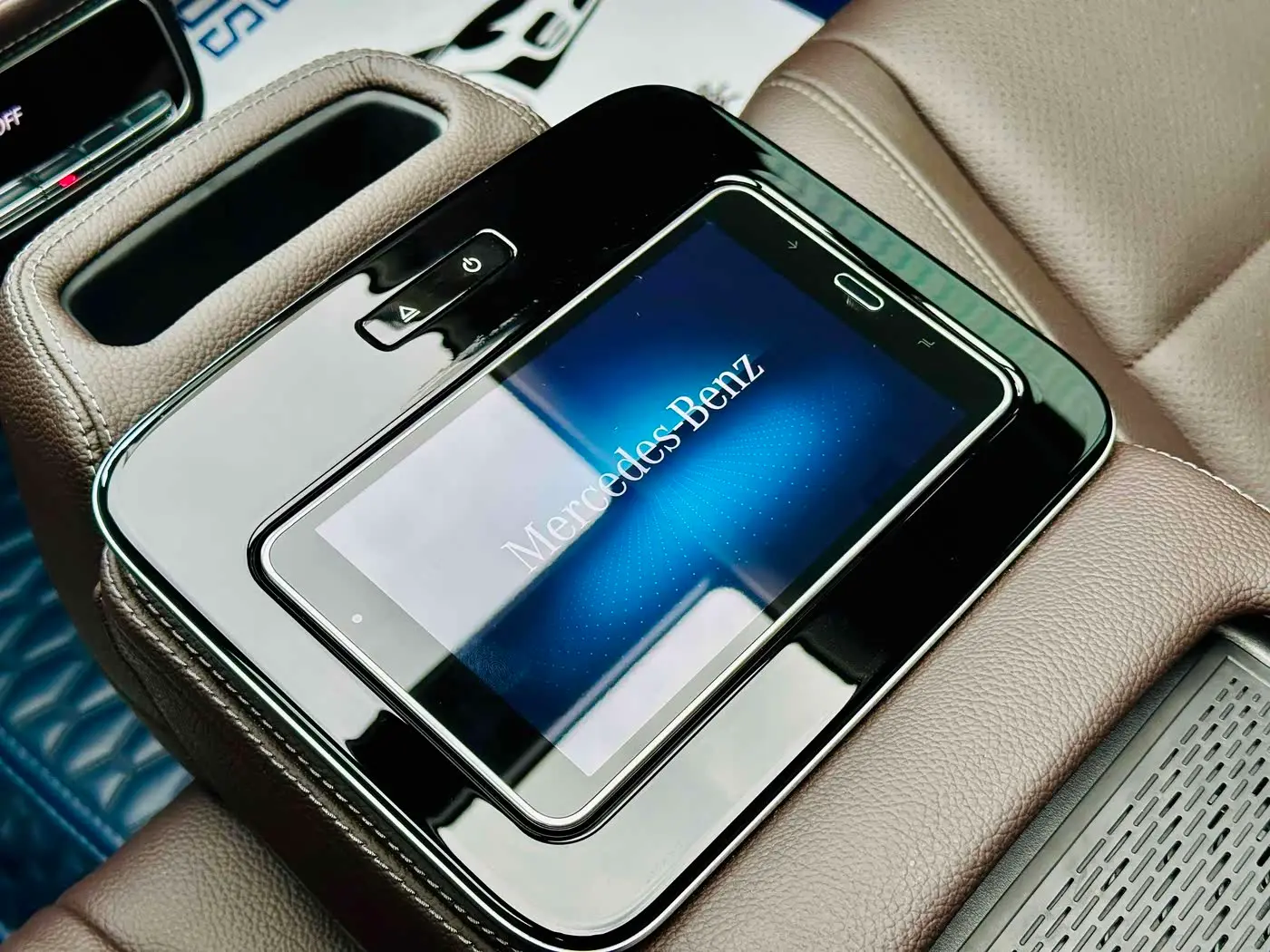 Mercedes-Benz GLS 2022 — Photo 14/15
