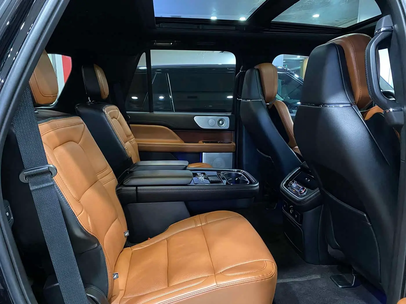 Lincoln Navigator 2022 — Photo 9/17