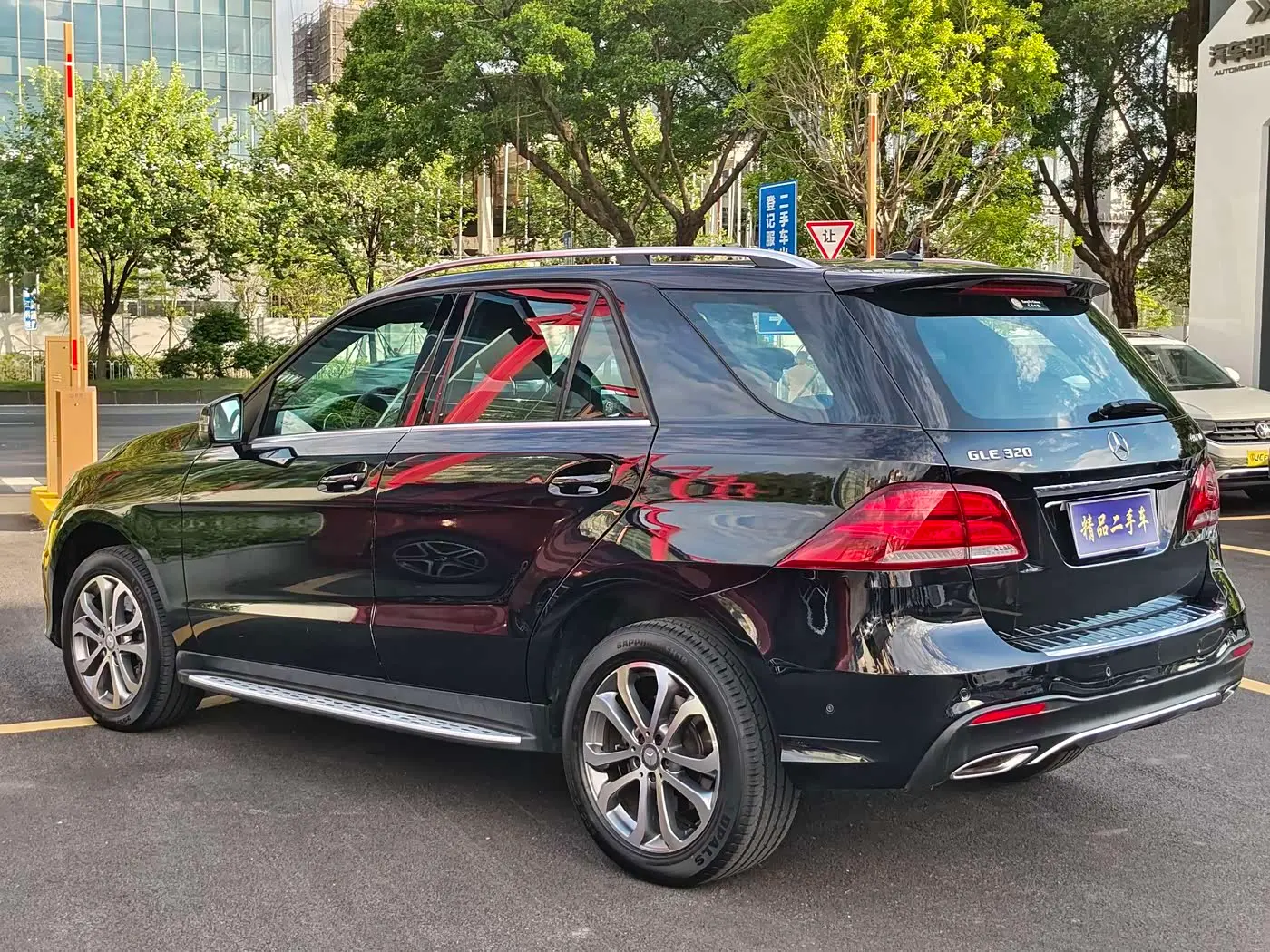 Mercedes-Benz GLE 2016 — Photo 6/20